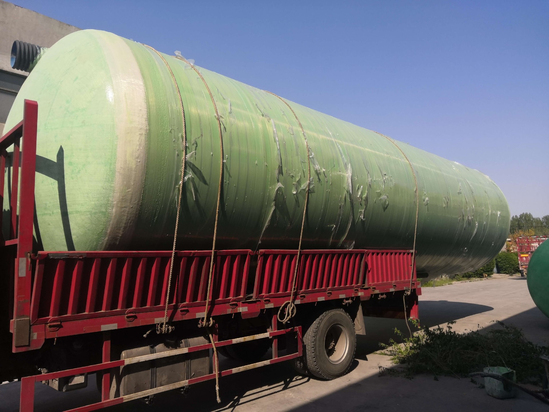 丹東企業(yè)生活區(qū)玻璃鋼化糞池工程施工廠家-加工安裝定做